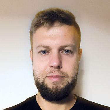 backend developer Piotr